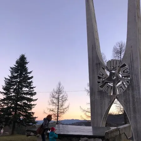 Sun And Fun Kopaonik 公寓 *