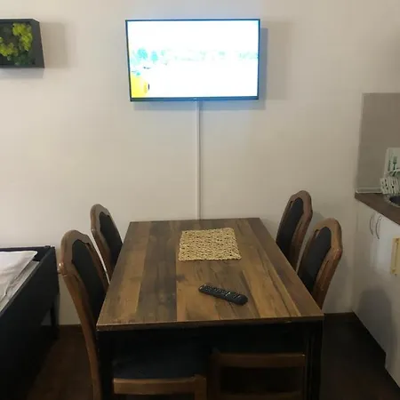 Sun And Fun Kopaonik 公寓 *